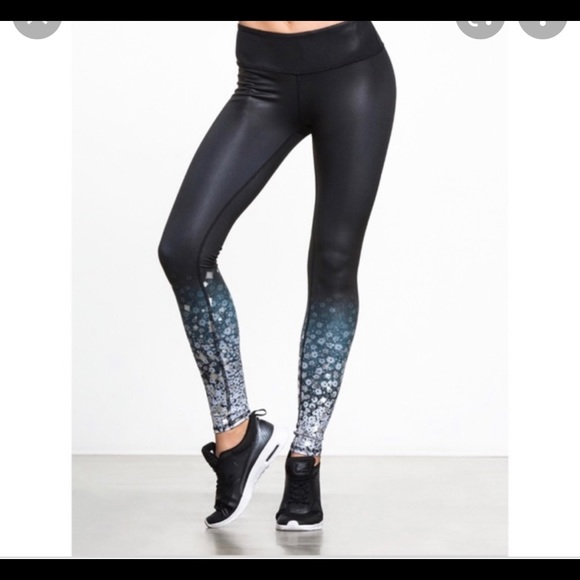 ALO Yoga Pants - Alo leggings